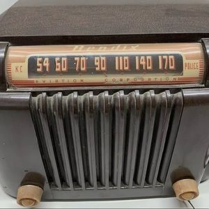 Bendix Super Heterodyne Tube Aviation KC Police Radio 0526A, Dark Brown